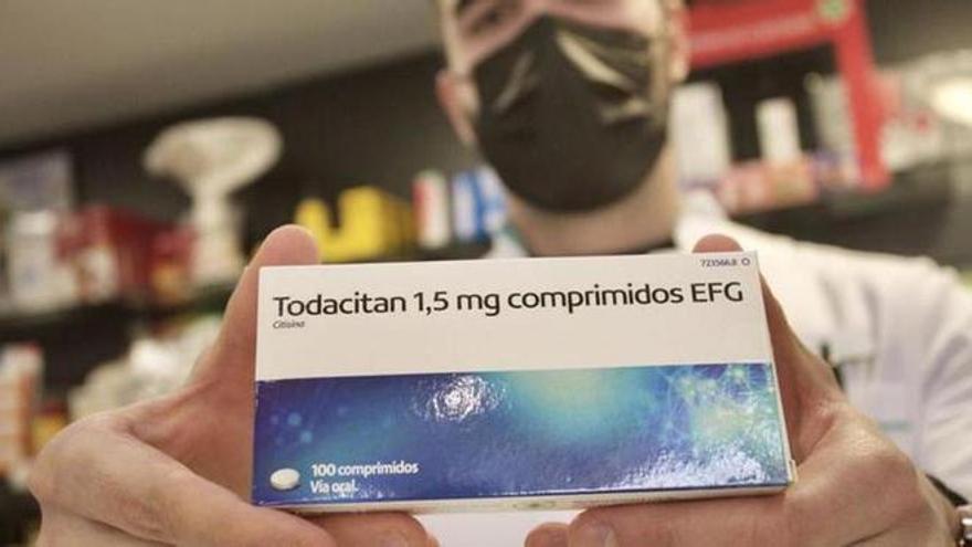 La financiación por Sanidad del medicamento para dejar de fumar dispara las ventas. | JUAN CARLOS CAVAL