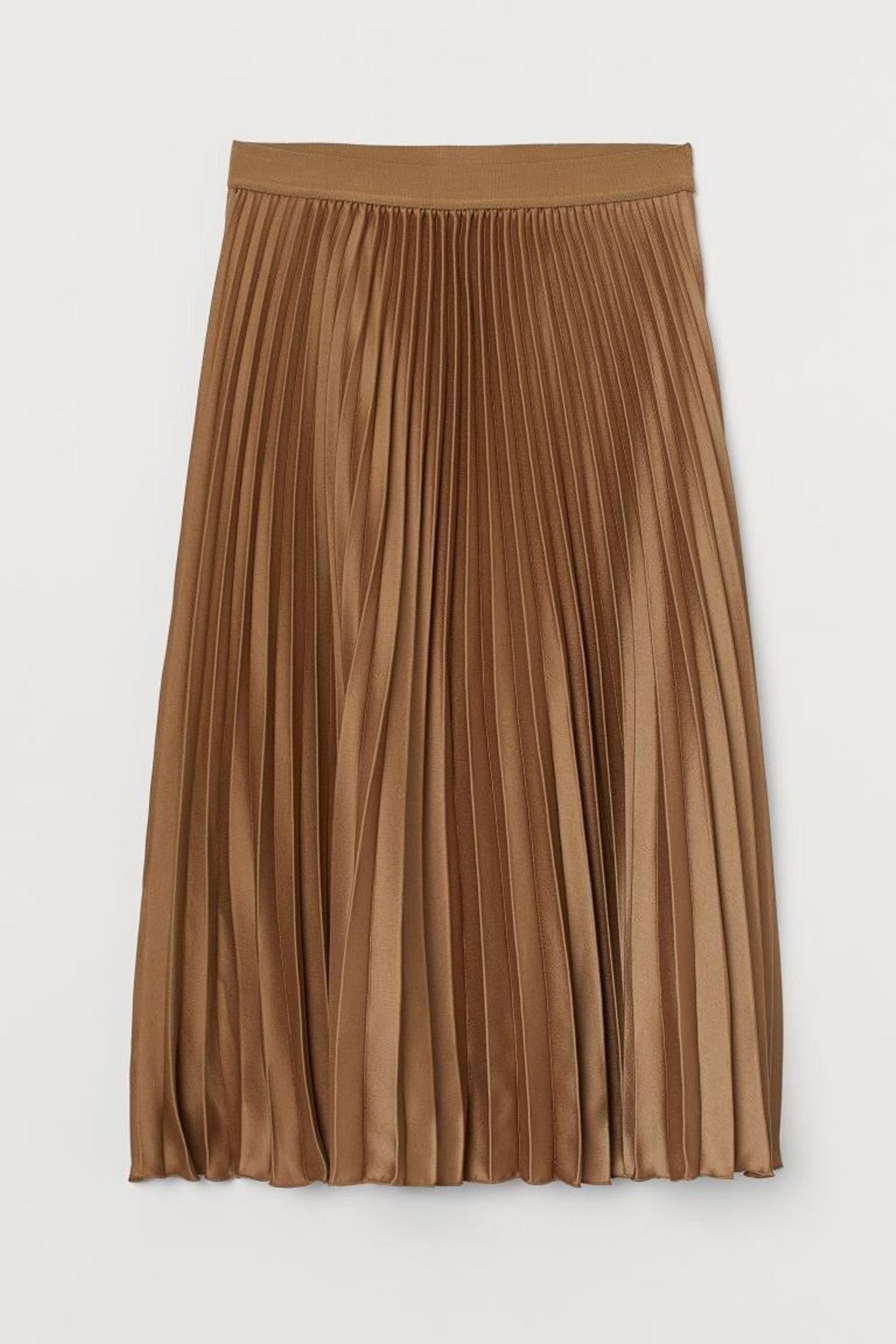 Falda plisada en beige oscuro, de H&amp;M (20,99 euros)