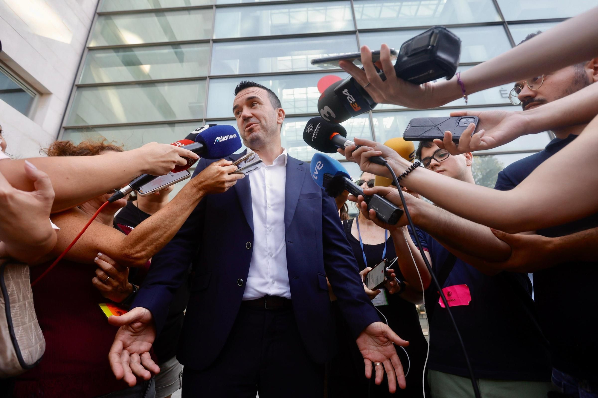 Vicent Mompó sale de los juzgados tras ocho horas de declaración