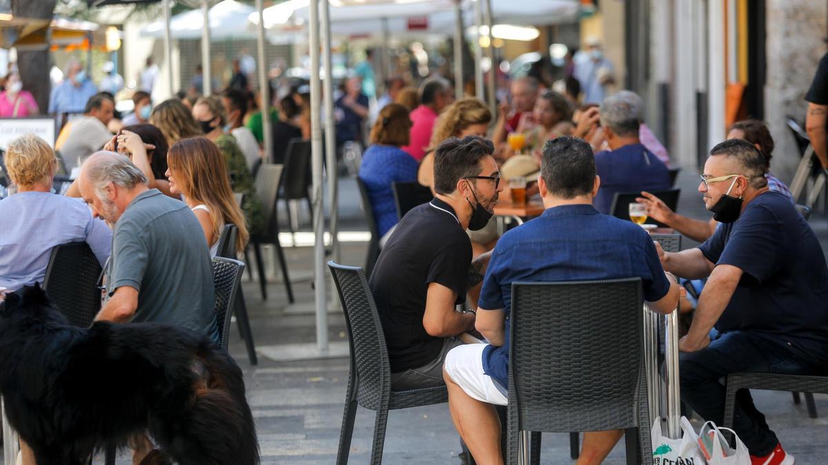 Terrazas en el centro de València.