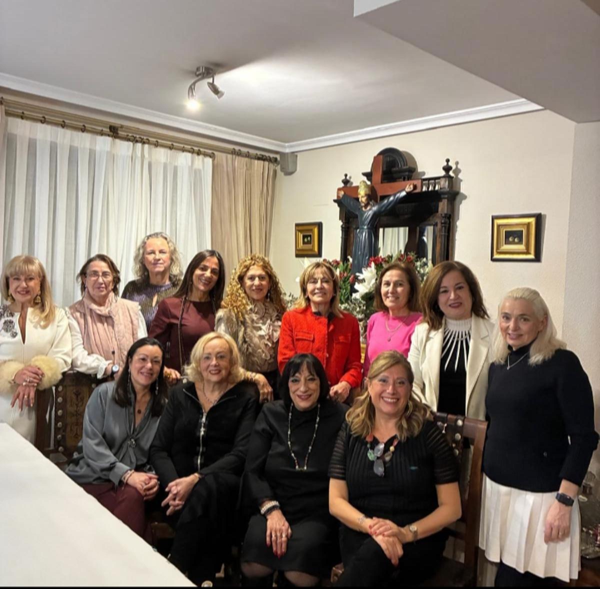 María Rosa Fenollar, Pepa Esteve, Bettina Vhringer, María José Viguer, Mavi Arnal, Victoria Puertes, Carmen Estévez, Victoria Puertes, Alicia C