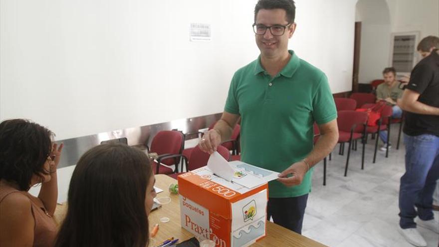 Pedro García recibe un respaldo del 91% para volver a dirigir IU Córdoba