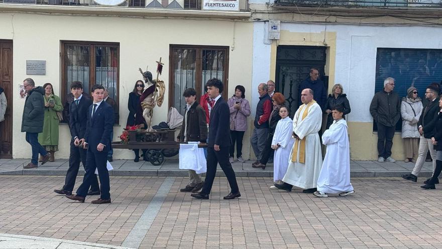 Emotivo Encuentro en el Domingo de Resurrección de Fuentesaúco
