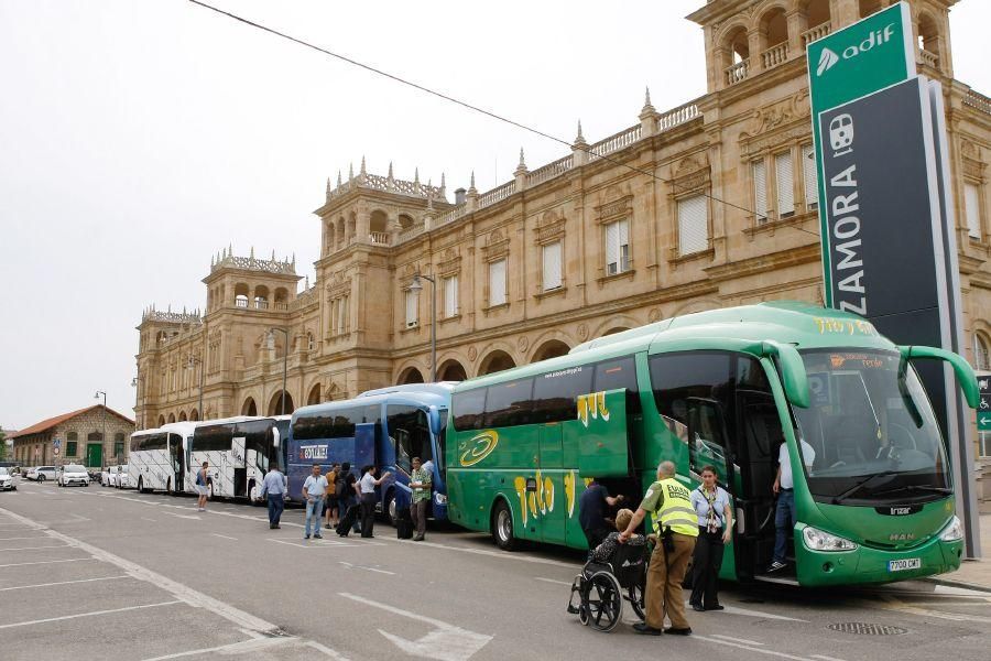 Decenas de viajeros del Alvia a Galicia