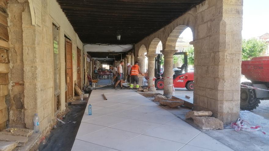 El PSOE pide la paralización de las obras en los soportales de la Plaza Mayor de Toro