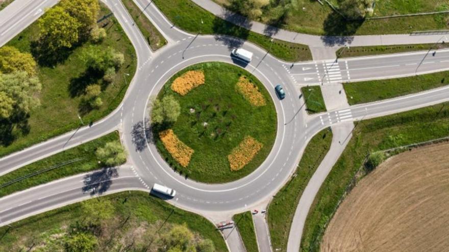 Aquesta és la &#039;Rotonda Màgica&#039; que evita embussos i accidents