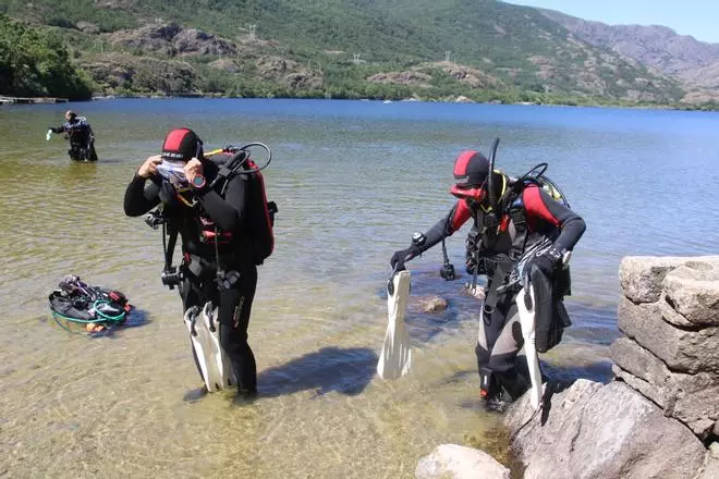 GALERÍA | Campaña de limpieza en el Lago de Sanabria