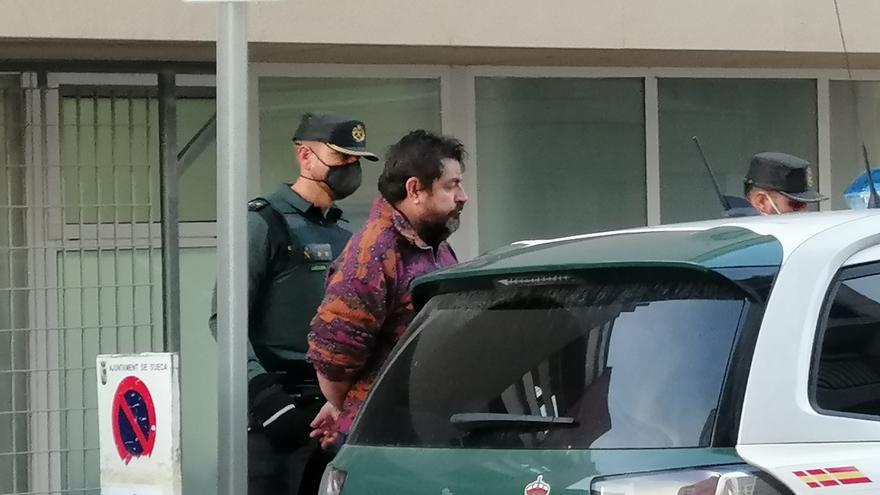 El parricida de Sueca se coló en casa de su ex con dos cuchillos tras separarse