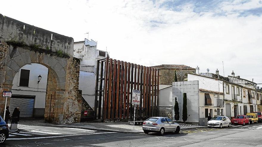 El Ayuntamiento de Plasencia derribará casas en la puerta de Coria para liberar muralla