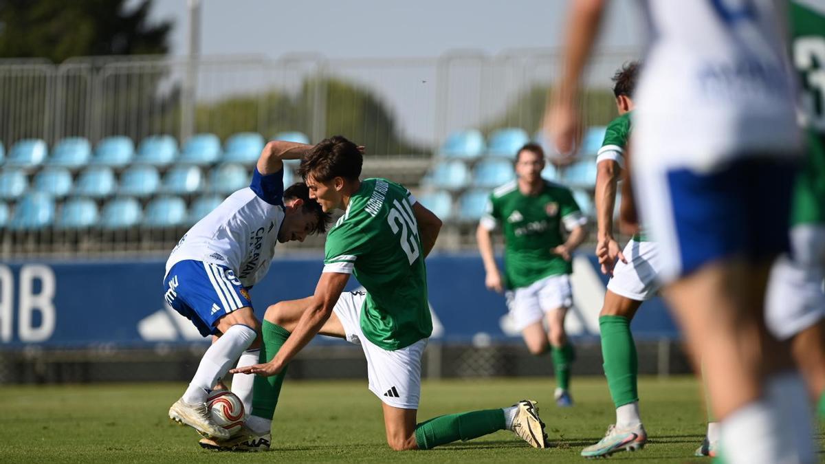 Partido sin ritmo y con muchos duelos en la Ciudad Deportiva
