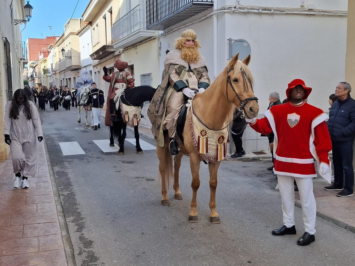 Así ha sido la cabalgata de Real, el único que pueblo de la Ribera que tiene la tradición de celebrarla el día 6