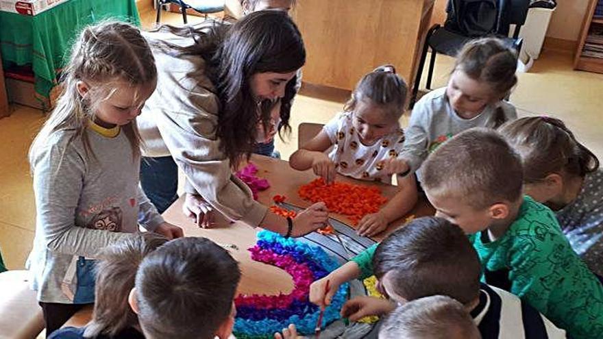 Ana durante una de las clases que impartía como voluntaria.