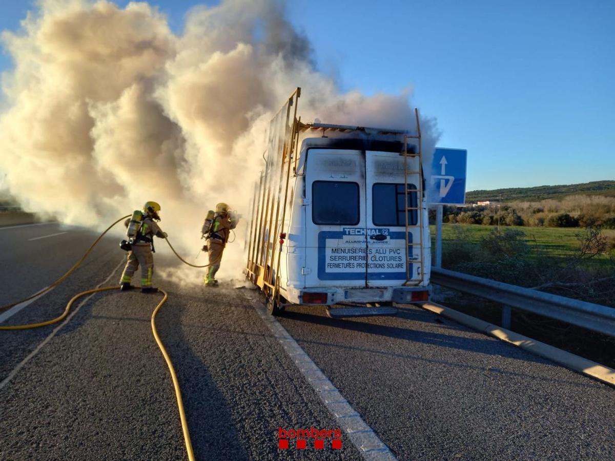 Els Bombers han enviat una dotació.