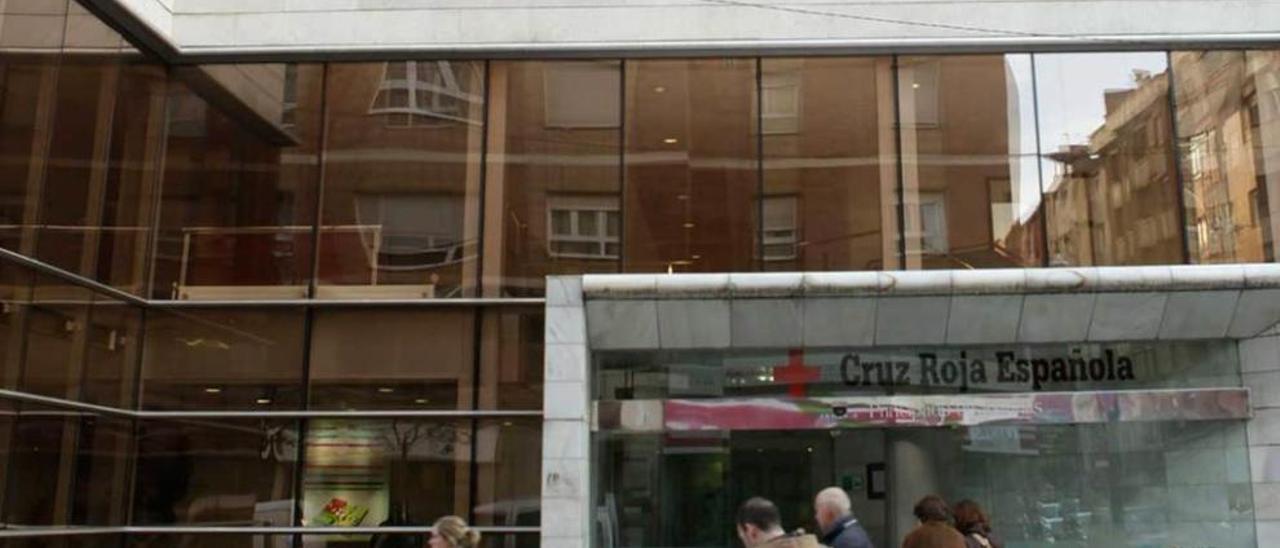 El Hospital de Cruz Roja, en la calle Uría de Gijón.