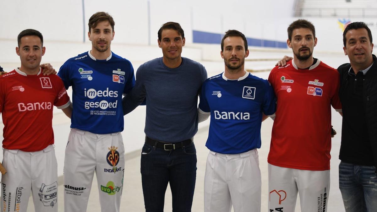 Rafa Nadal en el trinquet de Pelayo junto a Puchol II, Nacho o Soro III, entre otros.