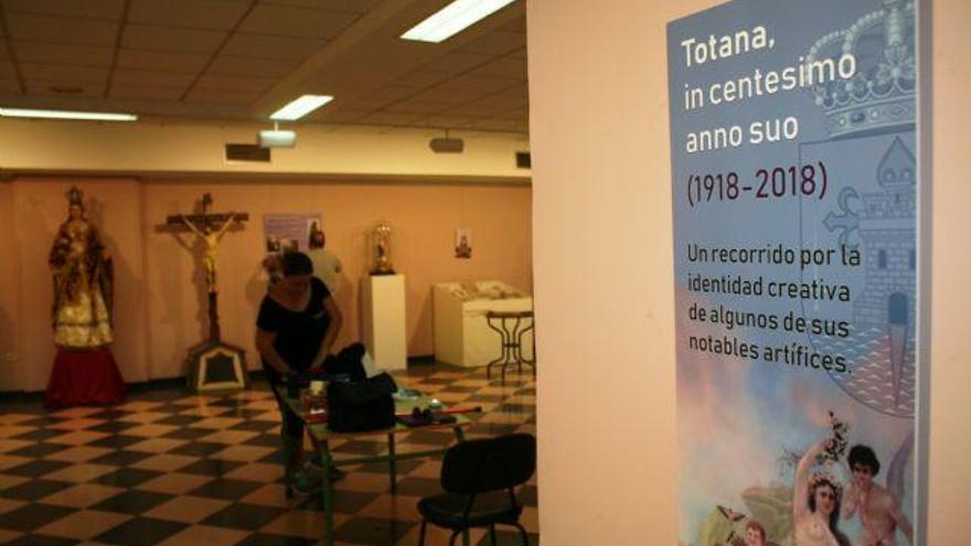 La exposición por el centenario de Totana como ciudad se ha desmonmtado.