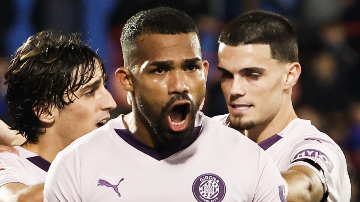 Yangel Herrera festeja el gol que marcó en los minutos finales de la primera mitad al Getafe en el Coliseum Alfonso Pérez.