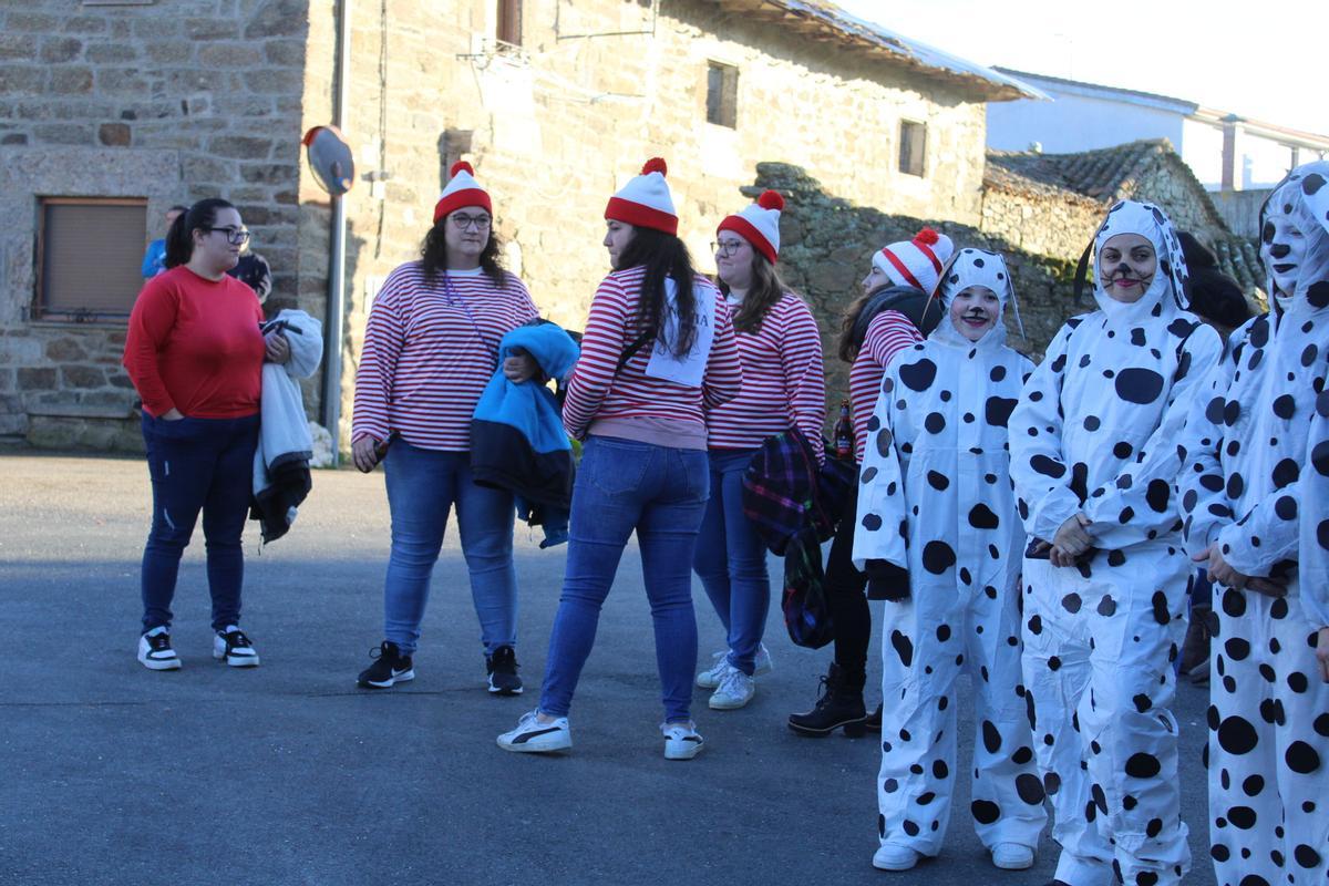 GALERÍA | Villanueva de Valrojo se viste de Carnaval