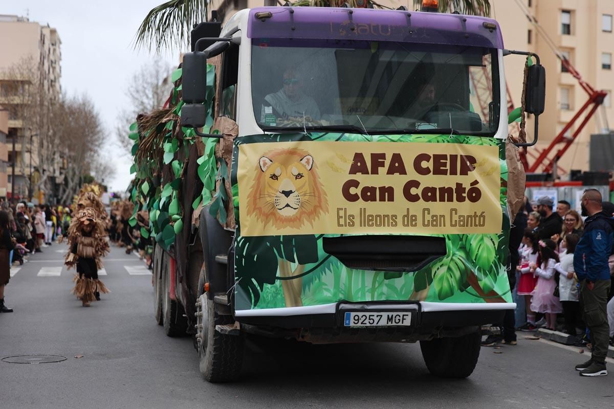 Búscate en las imágenes de la rúa de Carnaval de Ibiza