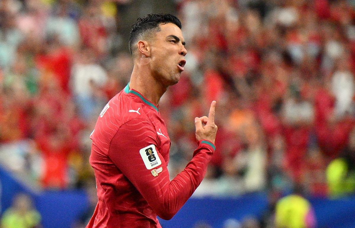 Cristiano exhibe sus galones y Portugal se pasea ante Uzbekistán