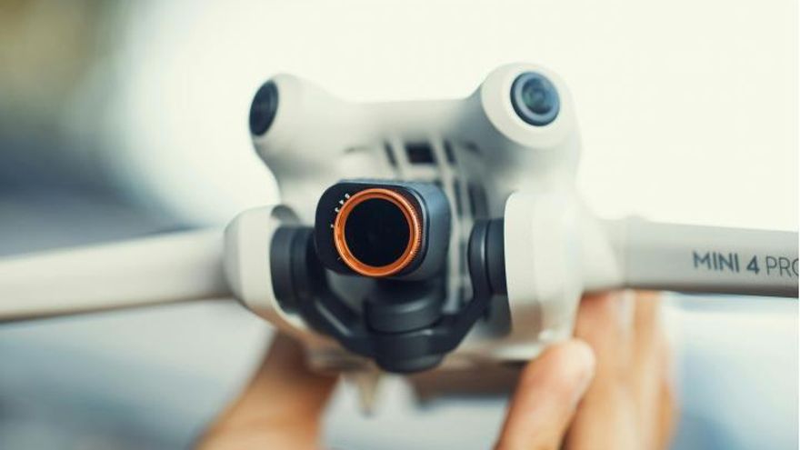 Fundación Ibercaja - Escuela de pequeños pilotos. Taller de drones para niños