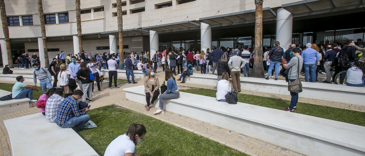 Los estudiantes critican que la nueva ley solo castigue a los universitarios