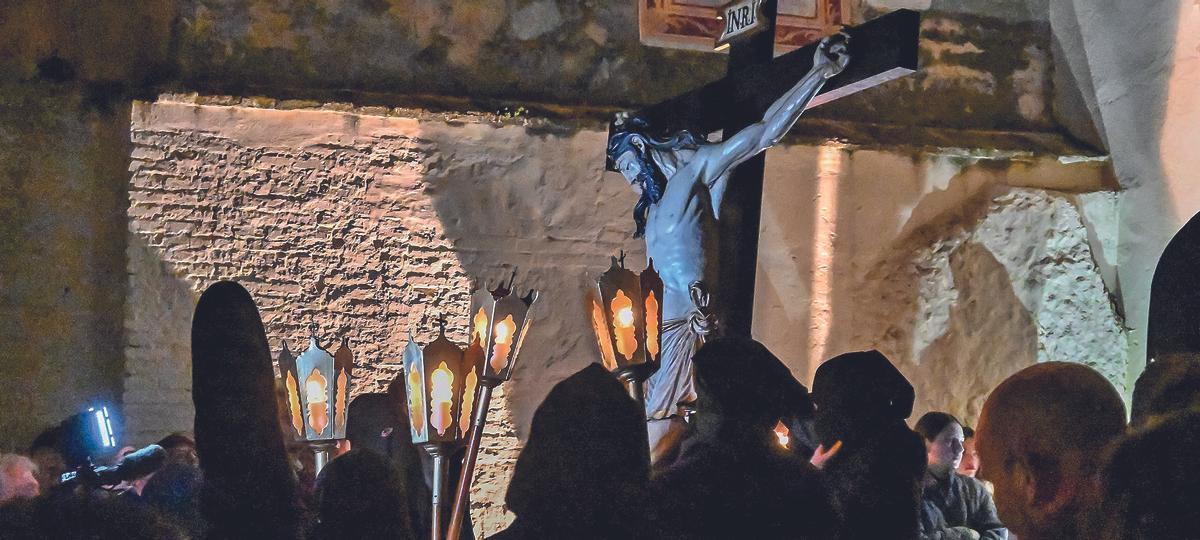 Vía Crucis del Santísimo Cristo del Perdón el Viernes Santo.