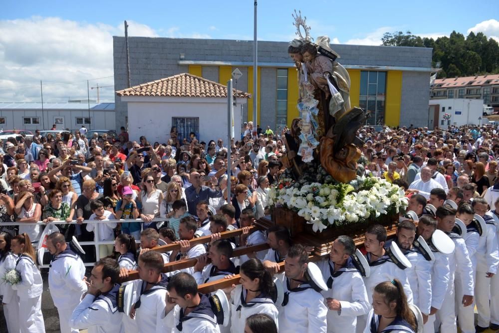 La Vírgen del Carmen conqusta los mares en A Illa de Arousa