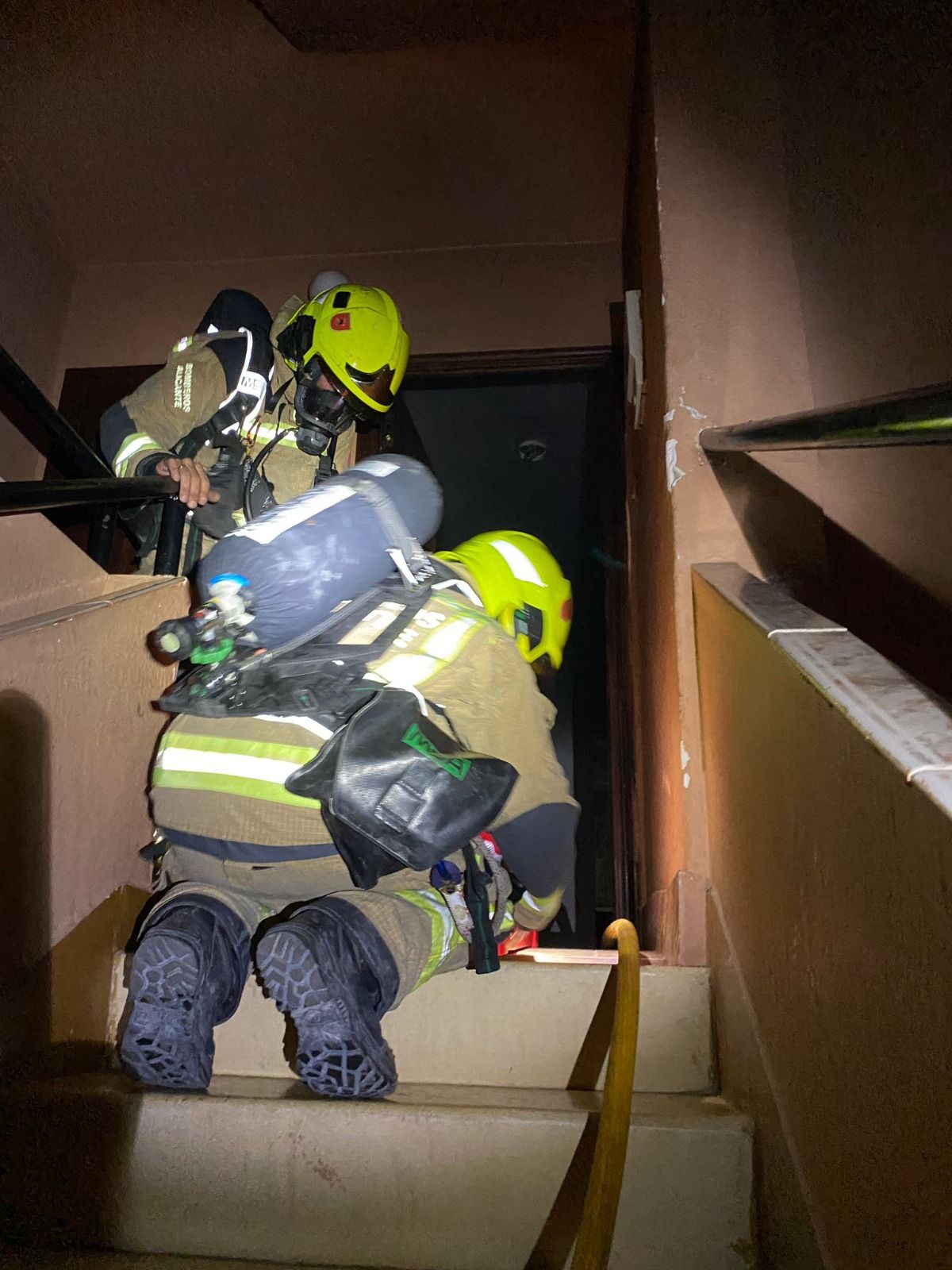 Los bomberos del SPEIS sofocan con rapidez esta noche un incendio en vivienda en el barrio de Carolinas