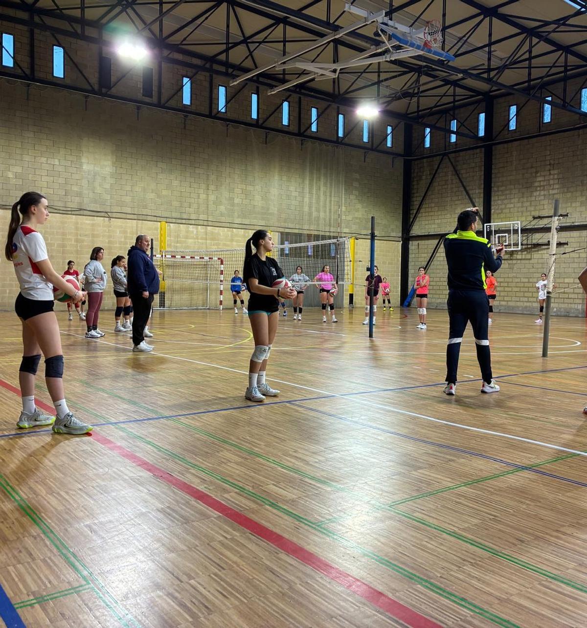 Jornadas de tecnificación de la Federación de Voleibol en Llanes