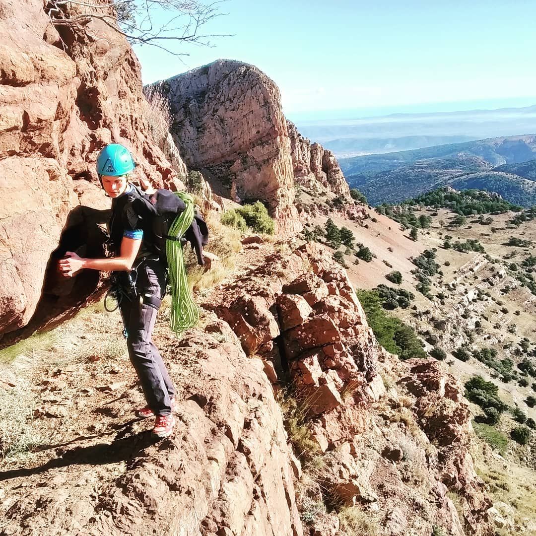 Escalando en el Penyagolosa.