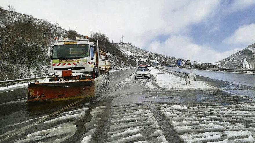 Aspecto, ayer, del puerto de A Canda, en el límite entre Ourense y Zamora por la A-52. // Brais Lorenzo