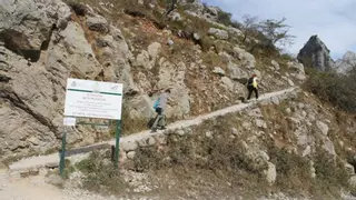 Cerrada la Ruta del Cares: un incendio crea riesgo de desprendimientos