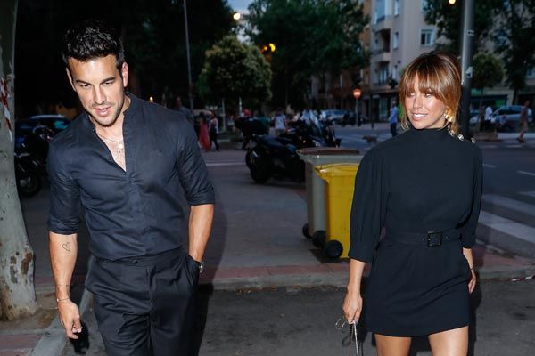 Blanca Suárez junto a Mario Casas llegando a la fiesta de Bambú producciones