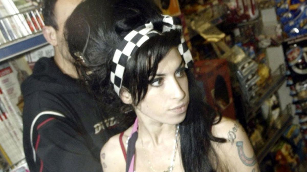 Amy Winehouse se queda sin visado