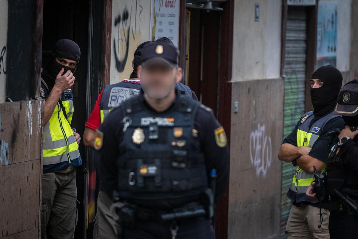 Registro y detenciones en un club cannábico de Santa Cruz
