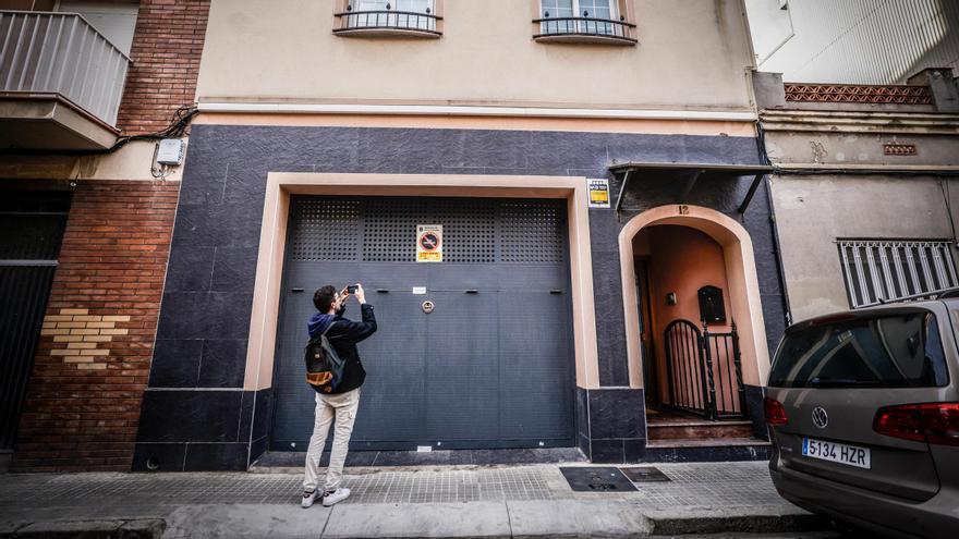 Un hombre mata a su mujer y a sus dos hijos menores en El Prat y luego ...
