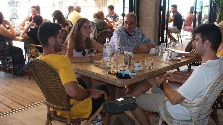 Los bares de Castellón resisten al covid y bajan un 29% su actividad