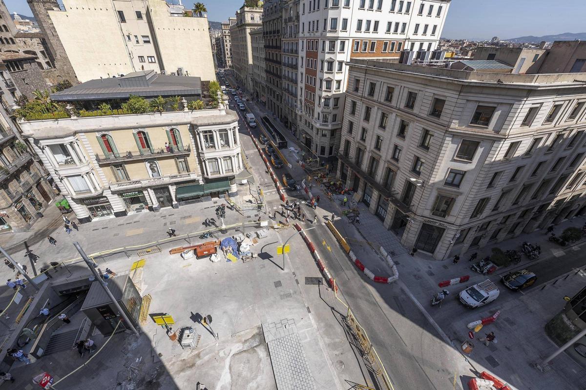 La zona de Jaume I empieza a transformarse en plataforma única a su paso por la plaza del Àngel