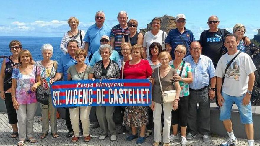 Grup de socis i simpatitzants de la Penya Blaugrana de Sant Vicenç en el viatge a Madeira