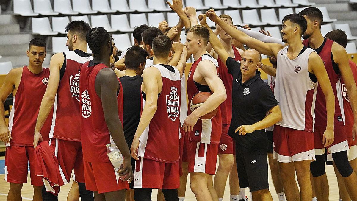 La plantilla del Bàsquet Girona, després d’un entrenament a Fontajau