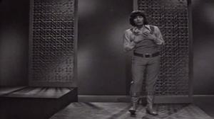 Tony Ronald canta la cançó ’Help’.