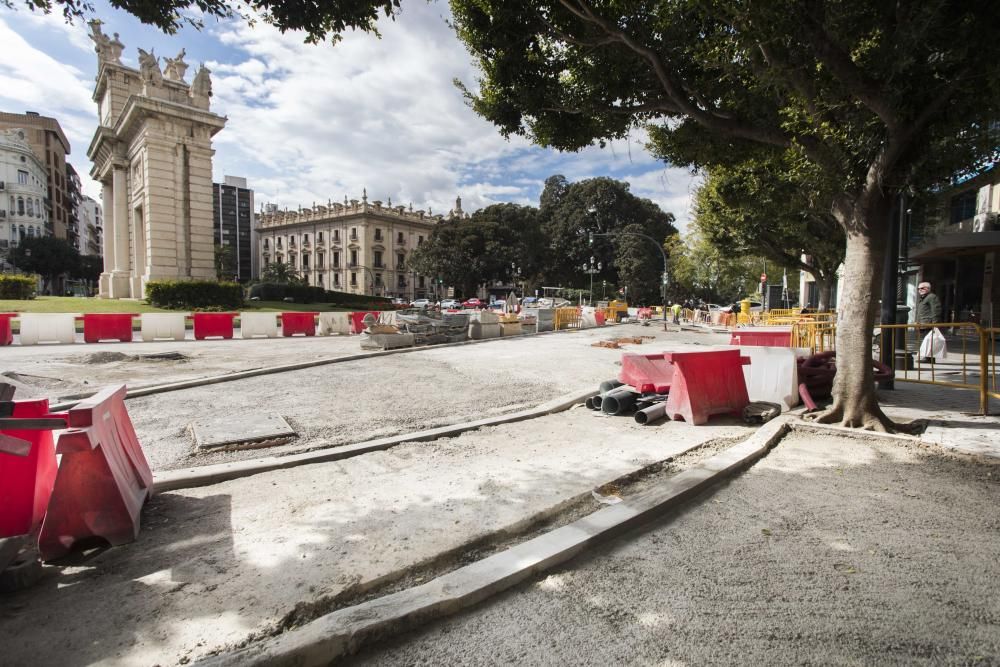 La avenida de Navarro Reverter ya tiene carril bus en ambos extremos de la calzada