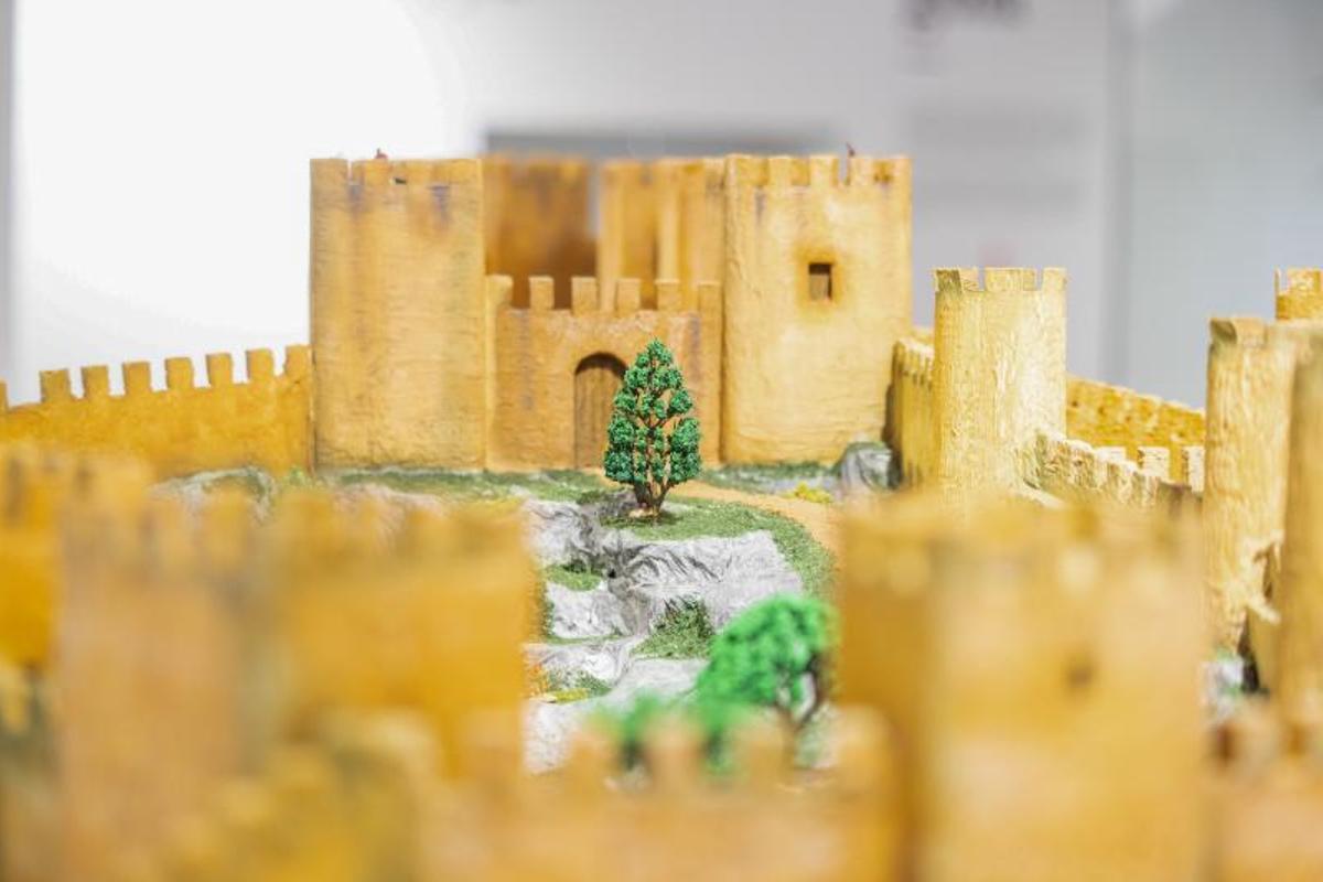 Maqueta de la Orihuela musulmana que se exhibe en el Museo de la Reconquista