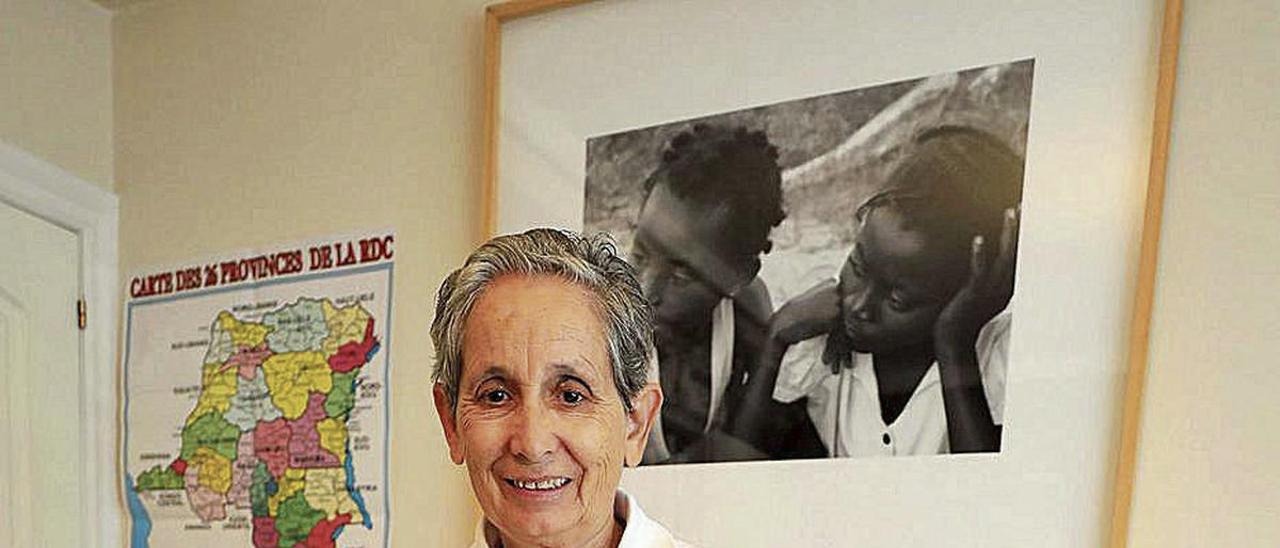 Sor Ángela Gutiérrez, el año pasado, en la sede de la Fundación Pájaro Azul en Oviedo.