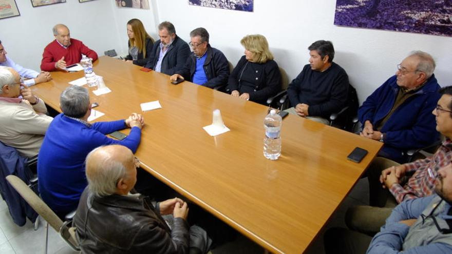 Mesa de crisis en la uva de mesa del Vinalopó