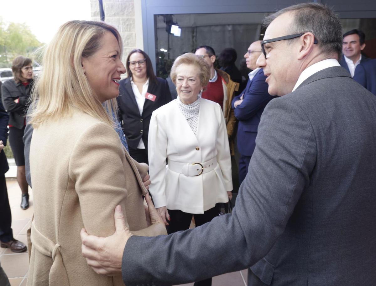 Maria Eugènia Gay, delegada del Gobierno en Catalunya, Arantza Sarasola, Vicepresidenta de Prensa Ibérica y Víctor Trillo, director general de Liberdúplex.