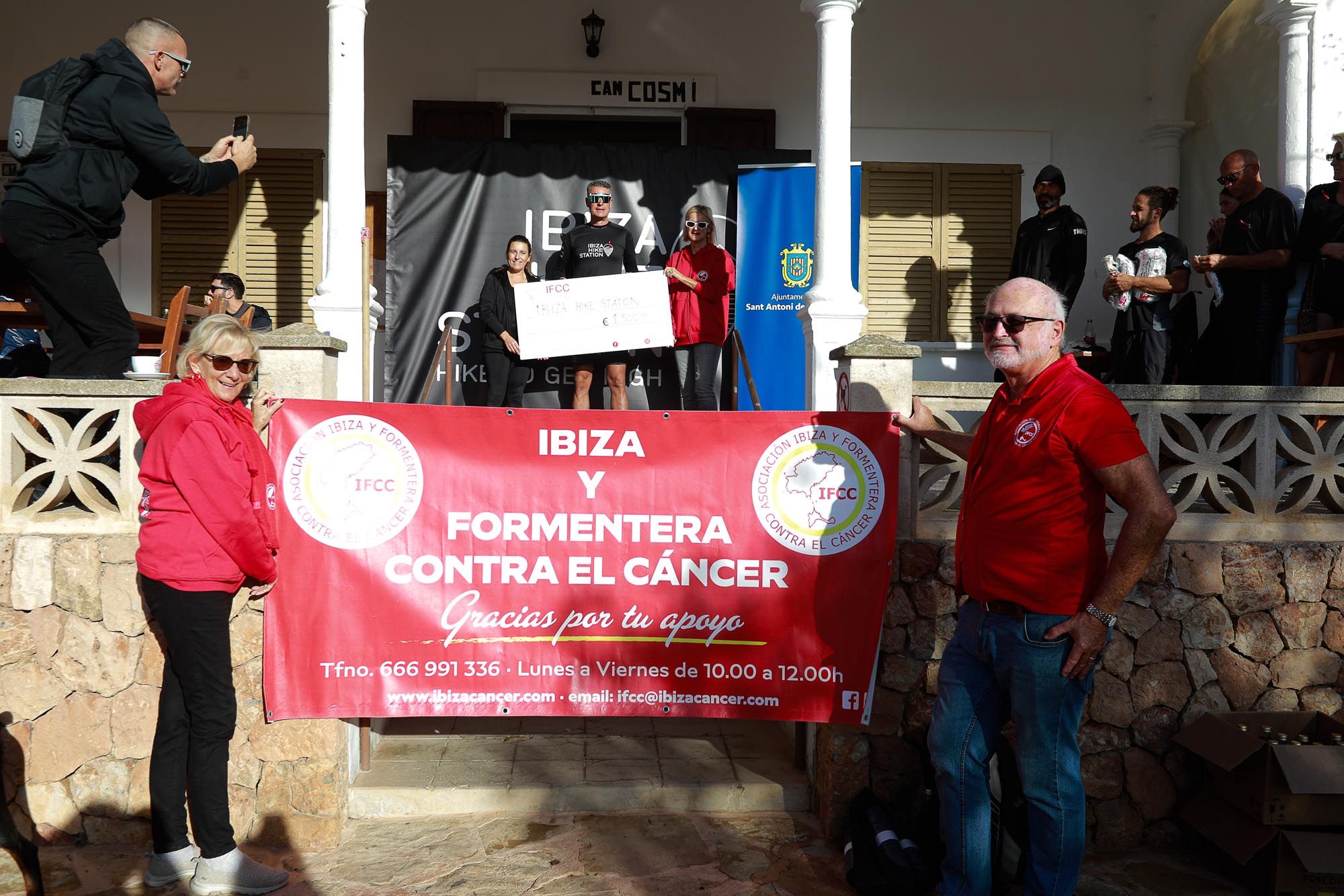 Ibiza Hikes Station celebra una caminata y limpieza de monte a favor de IFCC