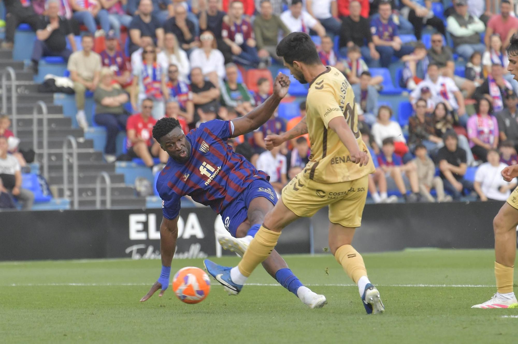 El Eldense salva el primer ‘match ball’ (1-0)