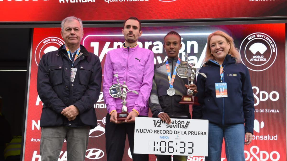 Fotogalería | Entrega de medallas de la Media Maratón de Sevilla 2026